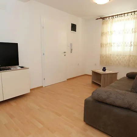 Robert With Terrace Apartment Baska (Krk)