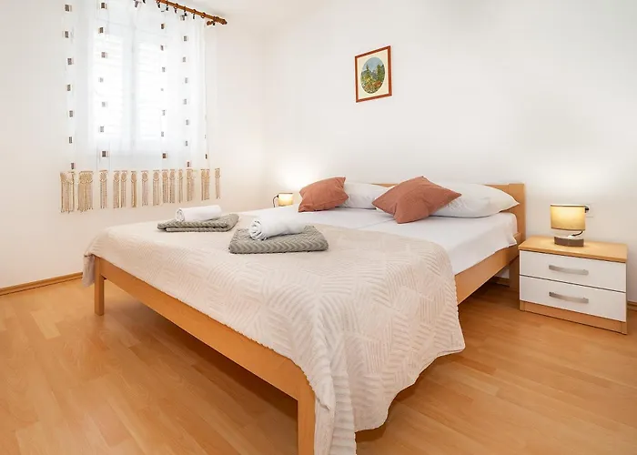 Robert With Terrace Appartement