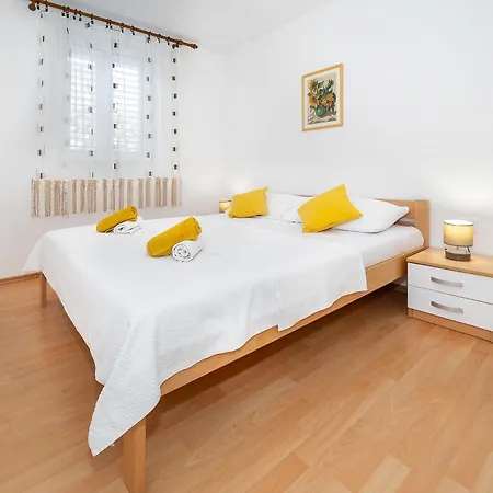 Apartman Robert With Terrace *